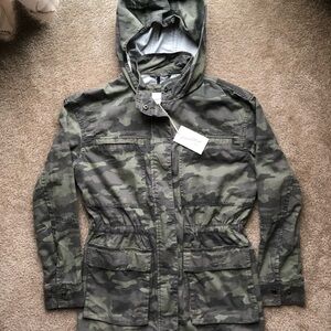Universal Thread Camouflage Hooded Jacket